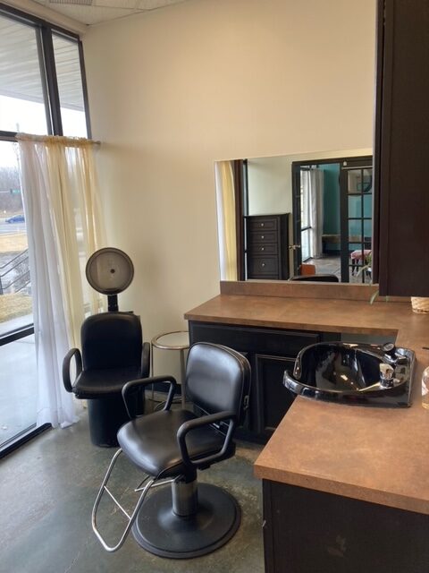 SOLD!! Salon Suites for sale in high traffic, prime location in Overland  Park, Kansas - Salonspa Connection